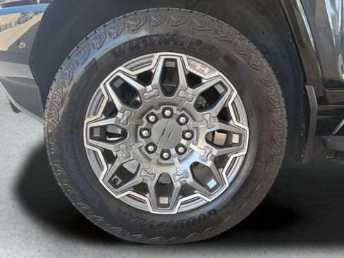 Used 2025 GMC Hummer EV 3X AWD/4WD image 25