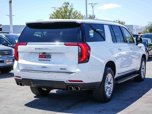 Used 2025 GMC Yukon XL Denali AWD/4WD image 6
