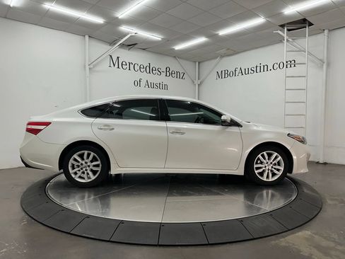 Used 2013 Toyota Avalon XLE FWD image 8