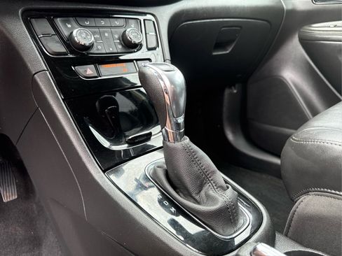 Used 2018 Buick Encore Essence AWD/4WD image 18