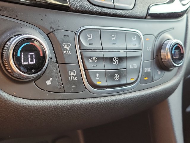 Used 2022 Chevrolet Equinox RS w/ RS Leather Package FWD image 37