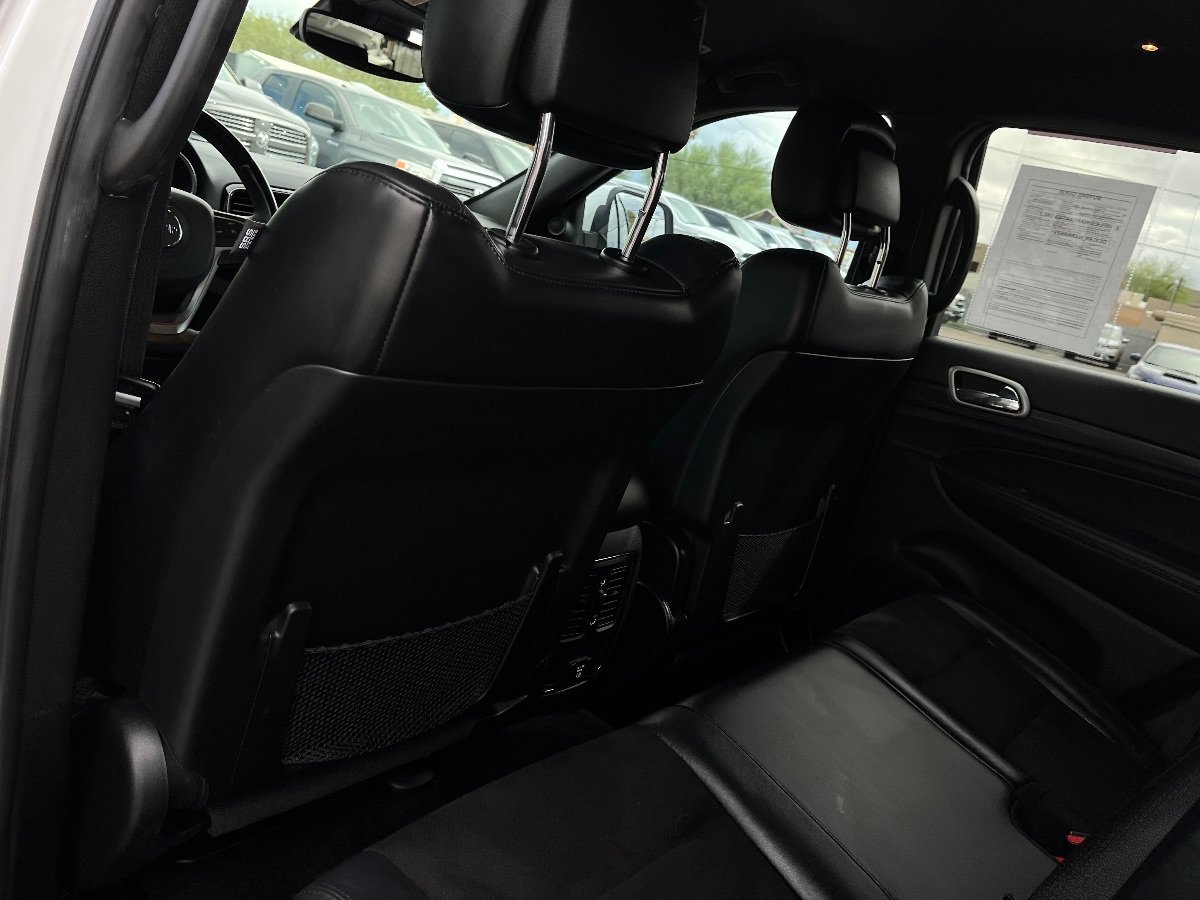 Used 2020 Jeep Grand Cherokee Altitude RWD image 28