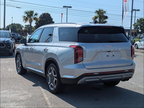 Used 2024 Hyundai Palisade Limited FWD image 5