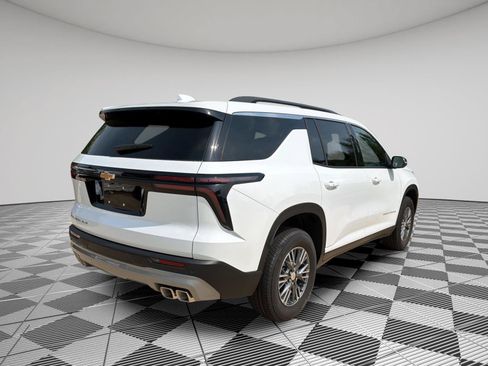 New 2026 Chevrolet Traverse LT w/ LPO, Floor Liner Package AWD/4WD image 5