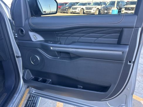 Used 2024 Ford Expedition Max Platinum image 9
