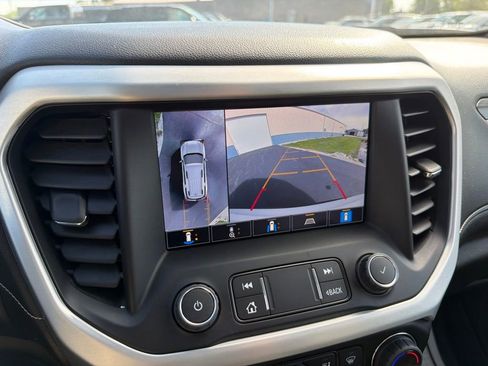 Used 2022 GMC Acadia SLT w/ Technology Package AWD/4WD image 22