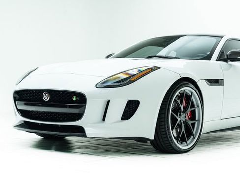 Used 2015 Jaguar F-TYPE R RWD image 10