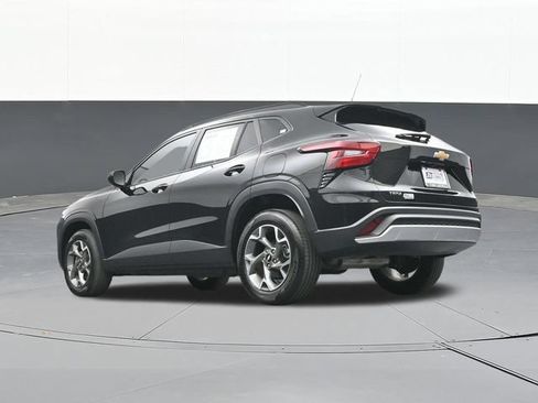 Used 2026 Chevrolet Trax LT w/ LT Convenience Package FWD image 41