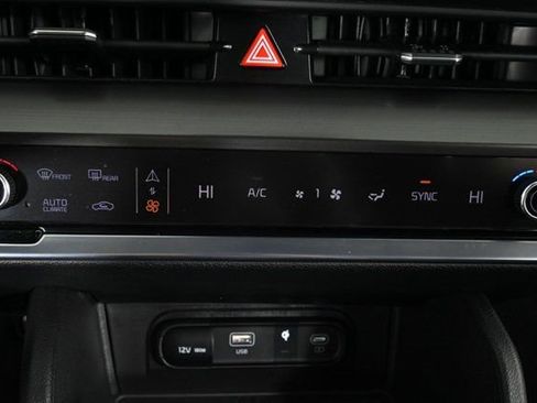Certified 2024 Kia Sportage EX image 24