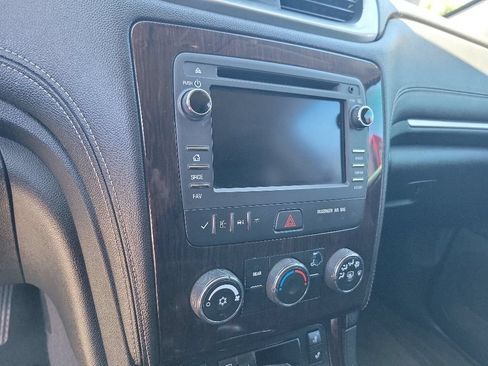 Used 2017 Chevrolet Traverse LT w/ Style and Technology Package FWD image 27