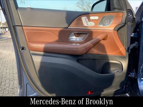 Used 2024 Mercedes-Benz GLS 450 4MATIC image 24