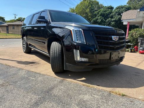 Used 2019 Cadillac Escalade ESV Premium Luxury w/ Escalade Sport Edition image 10
