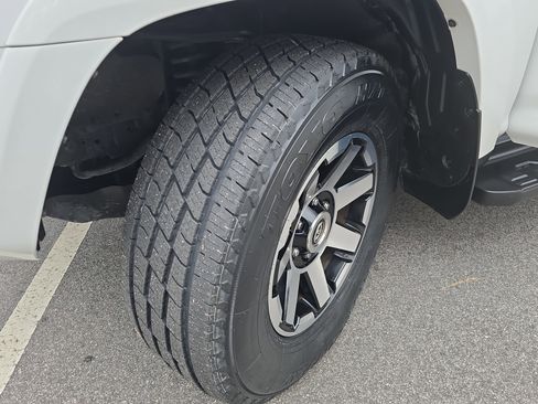 Used 2023 Toyota 4Runner TRD Off-Road Premium image 31