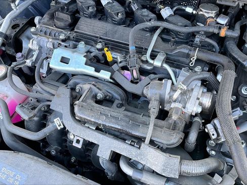 Used 2024 Toyota Prius LE FWD image 33
