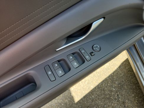 Used 2024 Hyundai Elantra SEL image 8