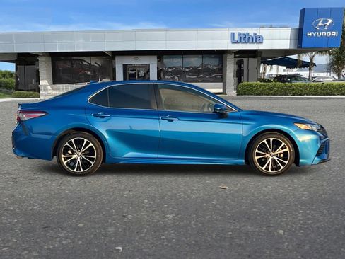 Used 2019 Toyota Camry SE image 8