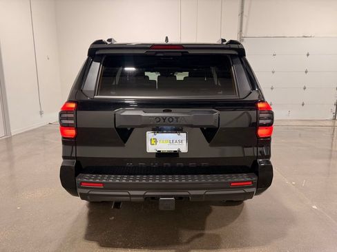 Used 2025 Toyota 4Runner SR5 AWD/4WD image 6