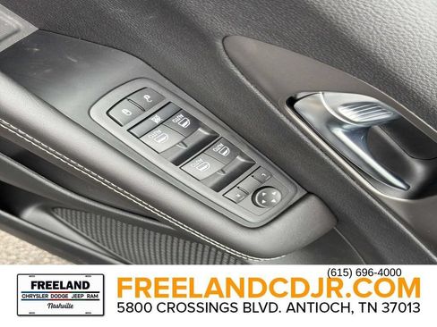 New 2027 Chrysler Pacifica Select FWD image 19