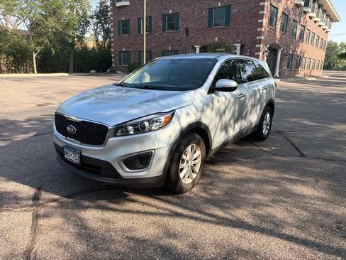 Used 2016 Kia Sorento L FWD image 6