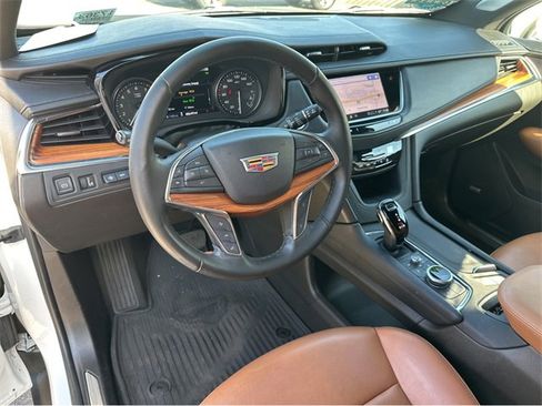 Certified 2023 Cadillac XT5 Premium Luxury w/ Technology Package image 5