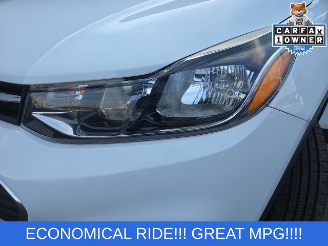Used 2022 Chevrolet Trax LS w/ Tint and Cruise Package FWD image 25