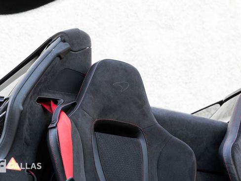 Used 2024 McLaren 750S Spider image 31