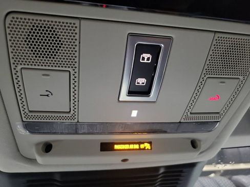 Used 2024 Land Rover Discovery Sport S image 21