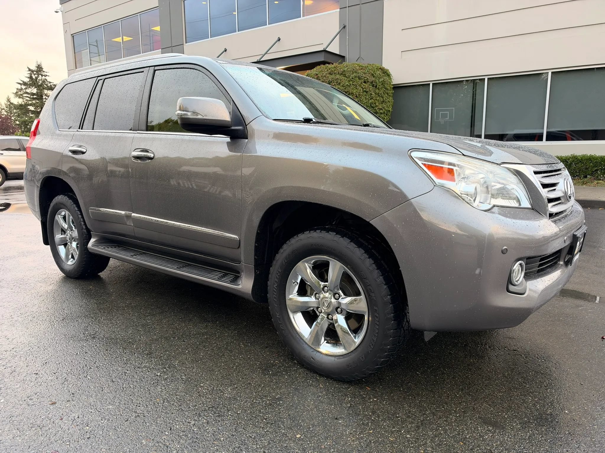 Used 2013 Lexus GX 460 w/ Comfort Plus Pkg AWD/4WD image 2