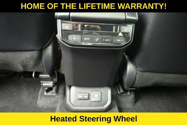 Used 2025 Toyota Highlander Platinum AWD/4WD image 33