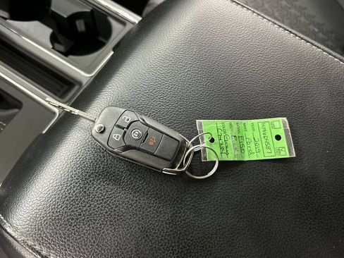 Used 2019 Ford F150 XLT w/ Equipment Group 302A Luxury AWD/4WD image 12