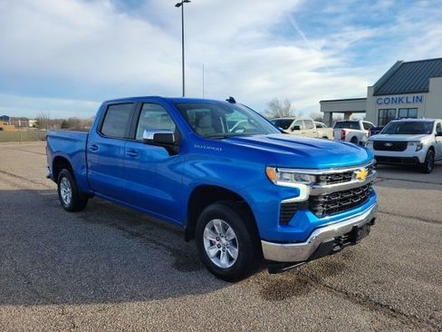 Used 2025 Chevrolet Silverado 1500 LT AWD/4WD image 21