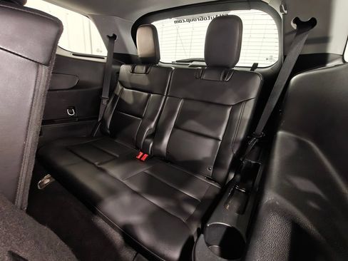 Used 2023 Ford Explorer XLT w/ Equipment Group 202A AWD/4WD image 29