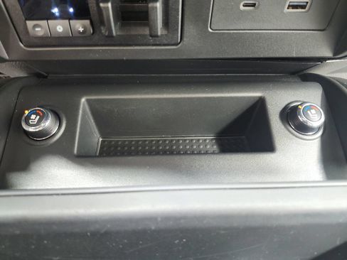 Used 2024 Nissan Titan PRO-4X w/ Pro-4x Convenience Package AWD/4WD image 35