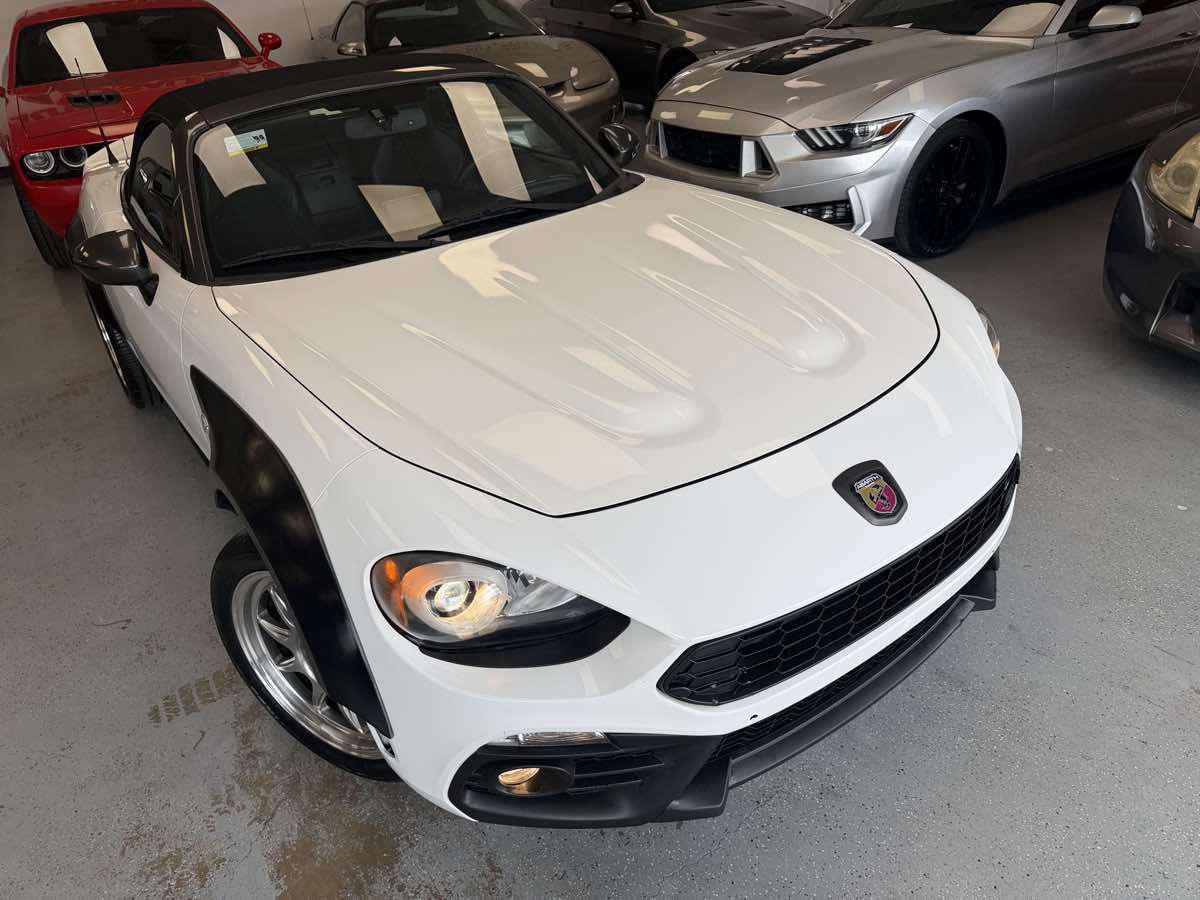 Used 2017 FIAT 124 Spider Abarth RWD image 9