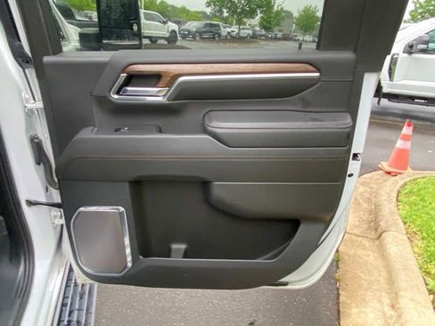 Used 2024 Chevrolet Silverado 2500 High Country w/ High Country Premium Package AWD/4WD image 33