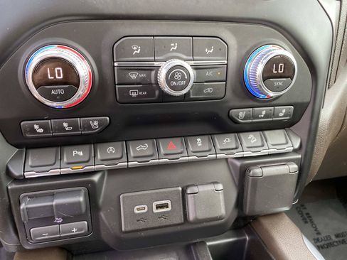 Used 2019 GMC Sierra 1500 Denali w/ LPO, GMC Protection Package AWD/4WD image 18