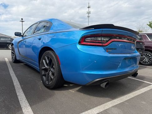 Used 2019 Dodge Charger SXT w/ Blacktop Package RWD image 4