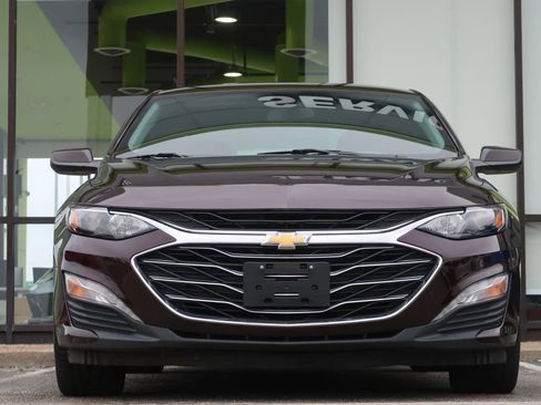 Used 2020 Chevrolet Malibu LT image 3