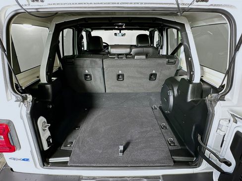 Used 2023 Jeep Wrangler Sahara w/ Cold Weather Group image 28