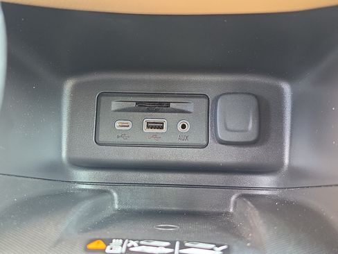 Certified 2024 Chevrolet Equinox Premier FWD image 28