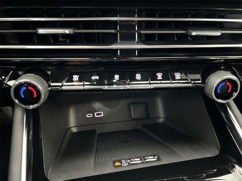 New 2026 Chevrolet Traverse LT w/ Driver Confidence Package image 17