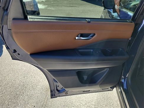 Used 2023 Nissan Pathfinder Platinum image 30