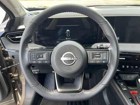 Used 2025 Nissan Kicks SR w/ Illumination Package image 12