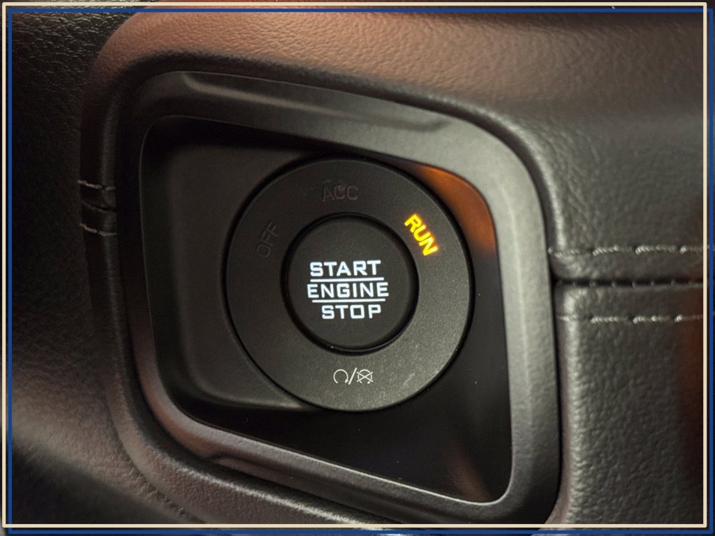 Certified 2025 Jeep Gladiator Sport AWD/4WD image 28