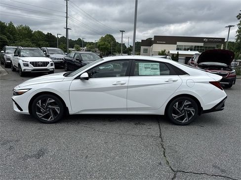 New 2025 Hyundai Elantra Limited image 4