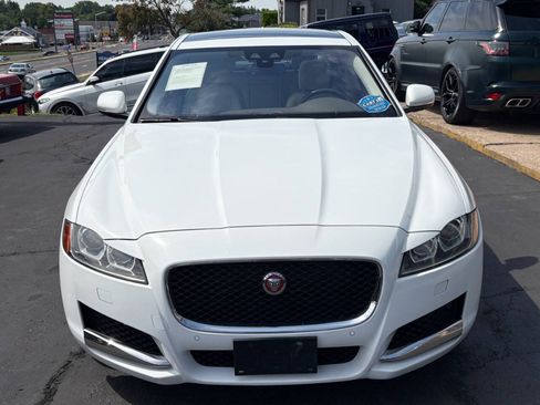Used 2016 Jaguar XF Prestige AWD/4WD image 3