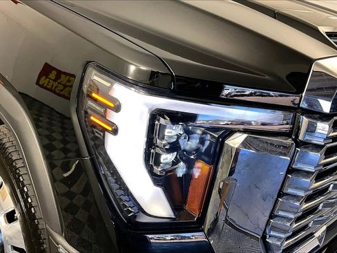 Used 2025 GMC Sierra 3500 Denali w/ Denali Reserve Package image 26