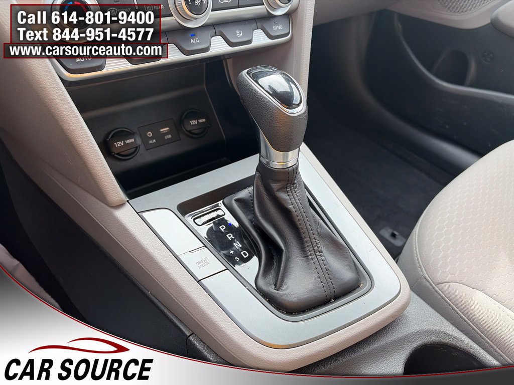 Used 2020 Hyundai Elantra SE FWD image 19