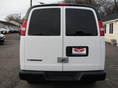 Used 2019 Chevrolet Express 2500 2500 Cargo Van 135 w/ Driver Convenience Package image 4