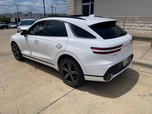 Used 2023 Genesis GV70 2.5T w/ Sport Prestige Package AWD/4WD image 4